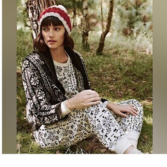 The Great. The Cropped Washed White Folk Print Sweatpants Sz 2/Lg - Picture 6 of 7